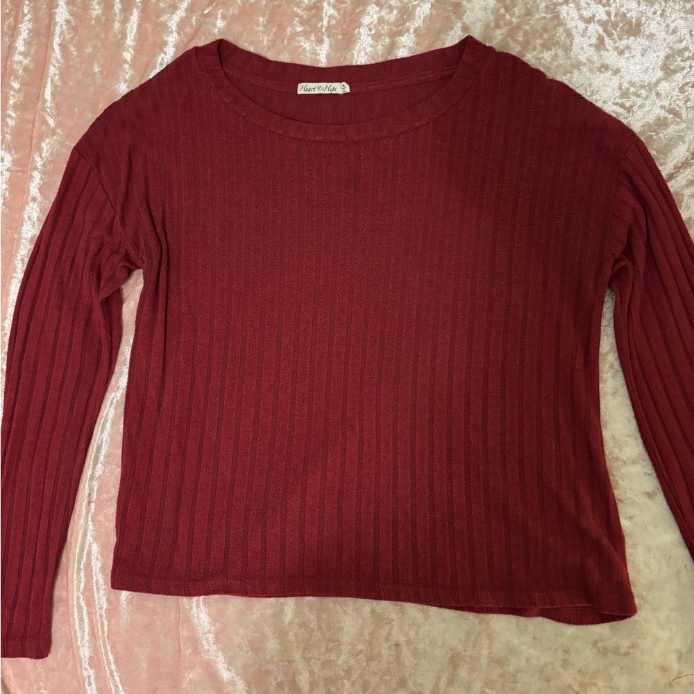 Ribbed long sleeve burgundy-red shirt